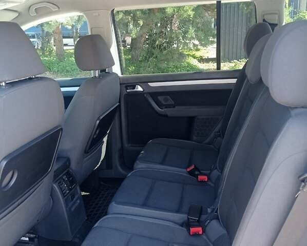 Серый Фольксваген Туран, объемом двигателя 1.6 л и пробегом 195 тыс. км за 8000 $, фото 9 на Automoto.ua