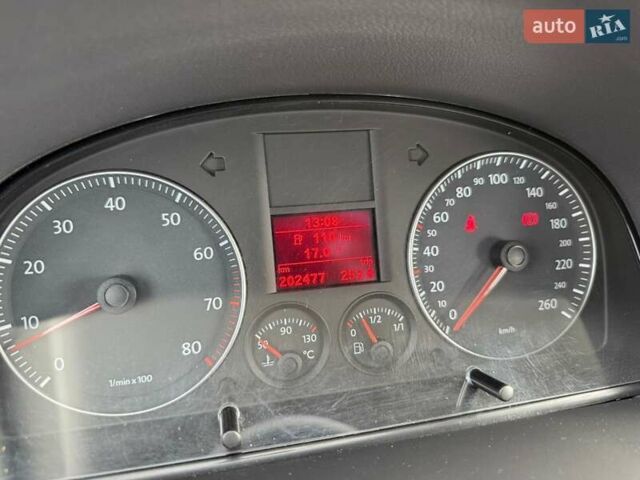 Сірий Фольксваген Туран, об'ємом двигуна 1.4 л та пробігом 202 тис. км за 6800 $, фото 5 на Automoto.ua