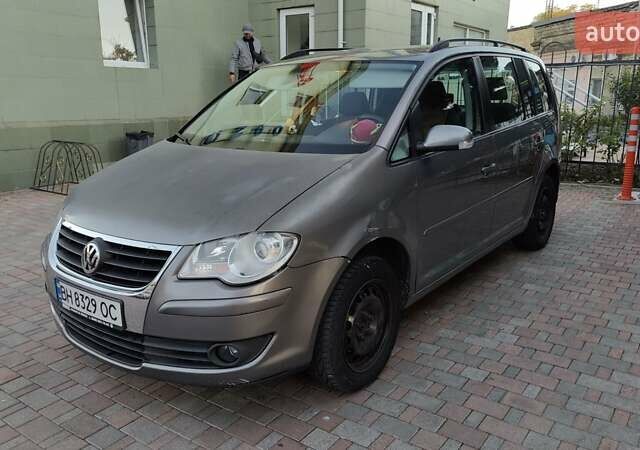Сірий Фольксваген Туран, об'ємом двигуна 1.97 л та пробігом 214 тис. км за 6500 $, фото 7 на Automoto.ua