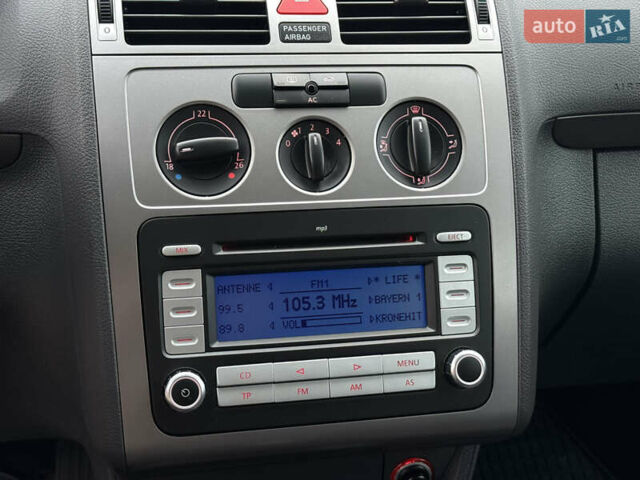 Серый Фольксваген Туран, объемом двигателя 1.6 л и пробегом 174 тыс. км за 7450 $, фото 52 на Automoto.ua