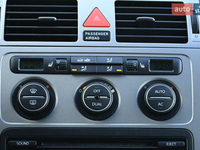 Сірий Фольксваген Туран, об'ємом двигуна 2 л та пробігом 190 тис. км за 9500 $, фото 30 на Automoto.ua