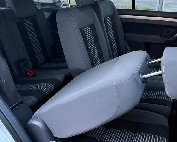 Сірий Фольксваген Туран, об'ємом двигуна 1.6 л та пробігом 212 тис. км за 8499 $, фото 29 на Automoto.ua