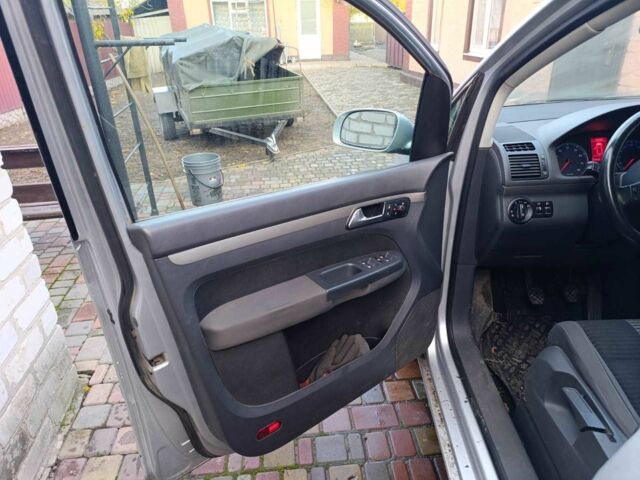 Сірий Фольксваген Туран, об'ємом двигуна 1.4 л та пробігом 215 тис. км за 7500 $, фото 11 на Automoto.ua