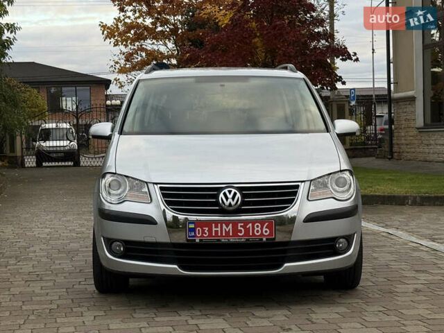 Серый Фольксваген Туран, объемом двигателя 1.6 л и пробегом 174 тыс. км за 7450 $, фото 5 на Automoto.ua