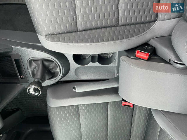 Серый Фольксваген Туран, объемом двигателя 1.6 л и пробегом 196 тыс. км за 8999 $, фото 150 на Automoto.ua