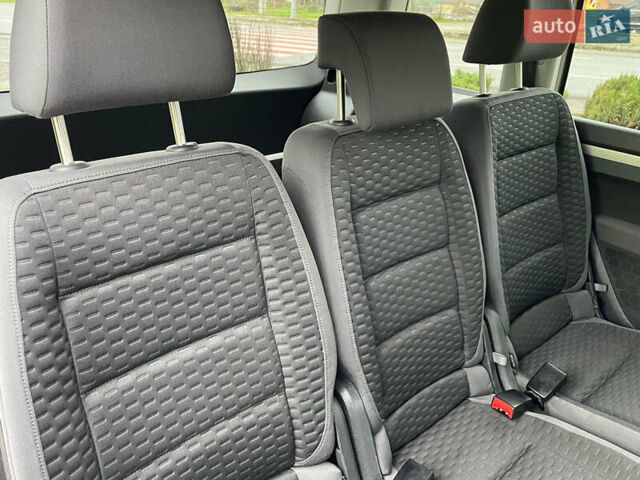 Серый Фольксваген Туран, объемом двигателя 1.6 л и пробегом 196 тыс. км за 8999 $, фото 35 на Automoto.ua