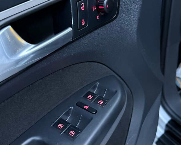 Сірий Фольксваген Туран, об'ємом двигуна 1.6 л та пробігом 212 тис. км за 8499 $, фото 38 на Automoto.ua