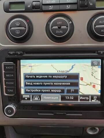 Серый Фольксваген Туран, объемом двигателя 2 л и пробегом 198 тыс. км за 7600 $, фото 7 на Automoto.ua