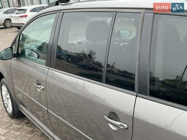 Серый Фольксваген Туран, объемом двигателя 1.6 л и пробегом 196 тыс. км за 8999 $, фото 76 на Automoto.ua