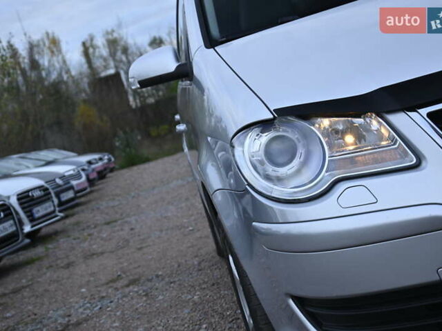 Сірий Фольксваген Туран, об'ємом двигуна 2 л та пробігом 190 тис. км за 9500 $, фото 3 на Automoto.ua