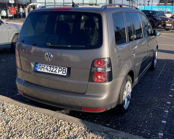 Серый Фольксваген Туран, объемом двигателя 1.4 л и пробегом 233 тыс. км за 5400 $, фото 6 на Automoto.ua