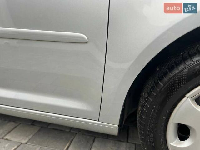 Серый Фольксваген Туран, объемом двигателя 1.6 л и пробегом 198 тыс. км за 8399 $, фото 36 на Automoto.ua