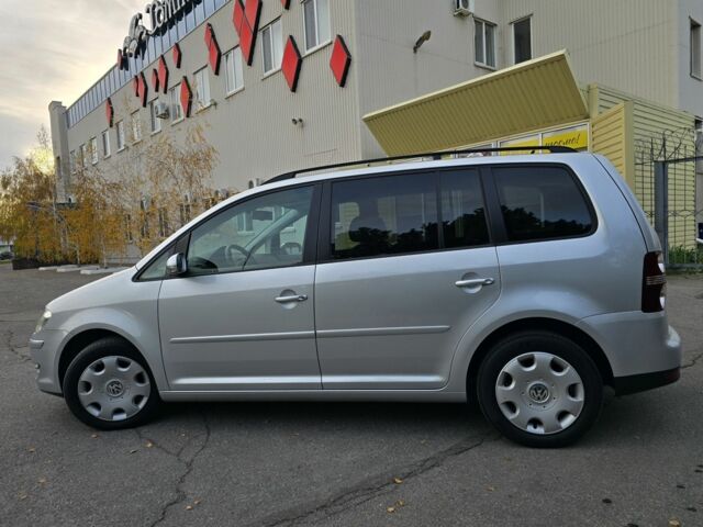 Сірий Фольксваген Туран, об'ємом двигуна 1.4 л та пробігом 190 тис. км за 6800 $, фото 4 на Automoto.ua