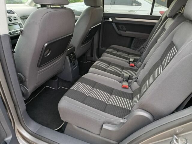 Сірий Фольксваген Туран, об'ємом двигуна 1.6 л та пробігом 213 тис. км за 8600 $, фото 14 на Automoto.ua