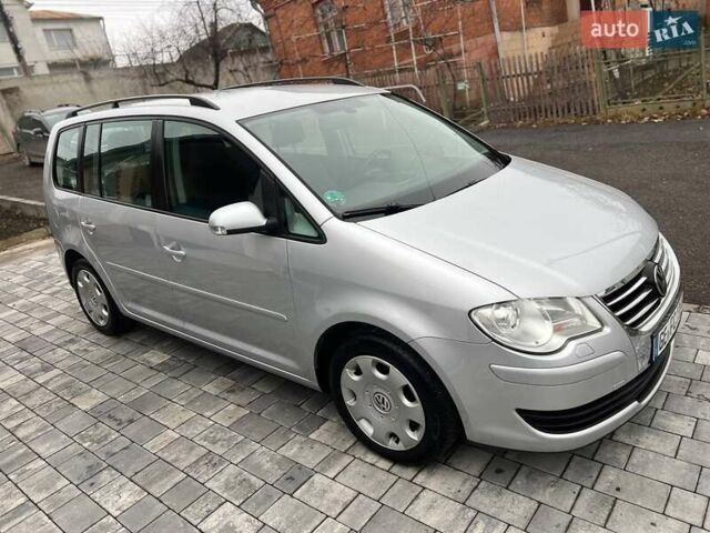 Серый Фольксваген Туран, объемом двигателя 1.6 л и пробегом 198 тыс. км за 8399 $, фото 28 на Automoto.ua