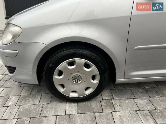 Серый Фольксваген Туран, объемом двигателя 1.6 л и пробегом 198 тыс. км за 8399 $, фото 33 на Automoto.ua