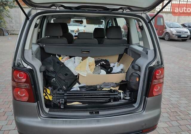 Сірий Фольксваген Туран, об'ємом двигуна 1.97 л та пробігом 214 тис. км за 6500 $, фото 8 на Automoto.ua