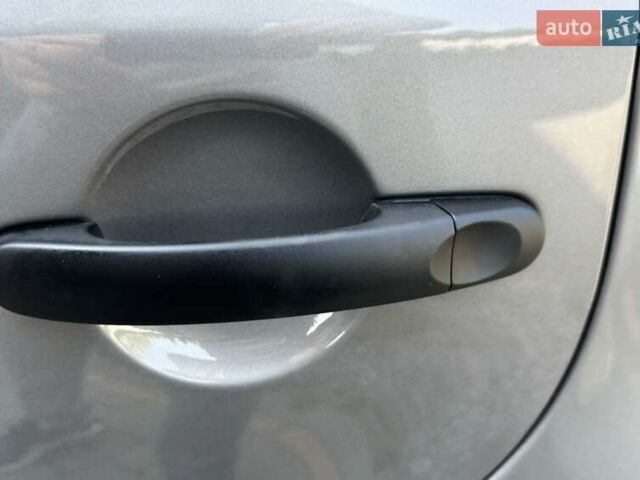 Серый Фольксваген Туран, объемом двигателя 1.6 л и пробегом 211 тыс. км за 9150 $, фото 15 на Automoto.ua