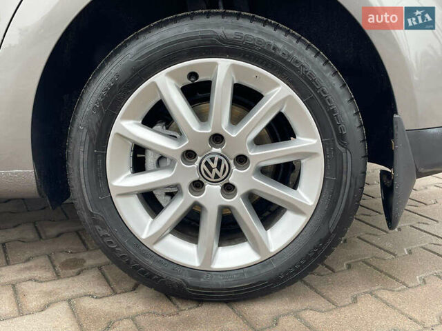 Серый Фольксваген Туран, объемом двигателя 1.6 л и пробегом 196 тыс. км за 8999 $, фото 38 на Automoto.ua