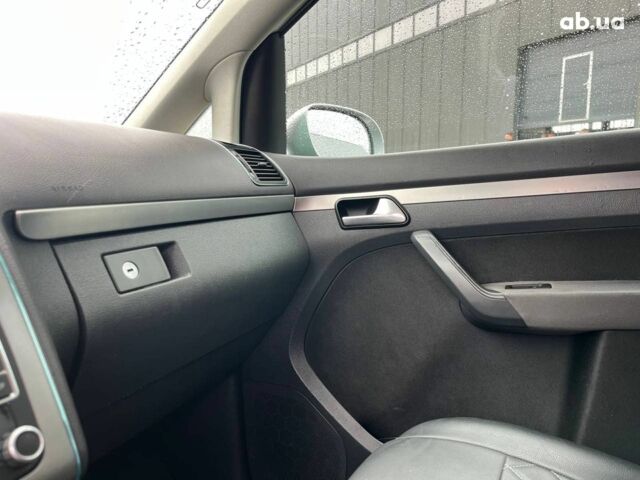 Серый Фольксваген Туран, объемом двигателя 1.4 л и пробегом 256 тыс. км за 7490 $, фото 14 на Automoto.ua