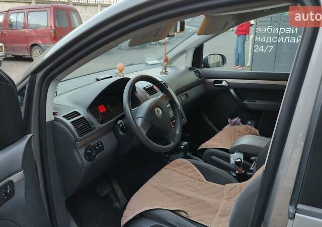 Сірий Фольксваген Туран, об'ємом двигуна 1.97 л та пробігом 214 тис. км за 6500 $, фото 3 на Automoto.ua