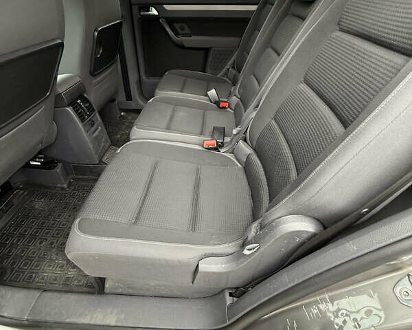 Серый Фольксваген Туран, объемом двигателя 1.39 л и пробегом 129 тыс. км за 10600 $, фото 18 на Automoto.ua