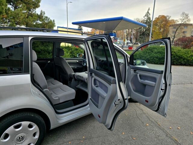 Сірий Фольксваген Туран, об'ємом двигуна 1.4 л та пробігом 190 тис. км за 6800 $, фото 13 на Automoto.ua