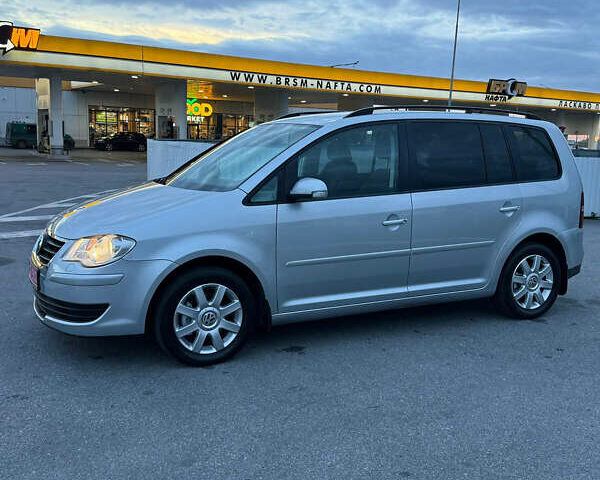 Сірий Фольксваген Туран, об'ємом двигуна 1.6 л та пробігом 212 тис. км за 8499 $, фото 5 на Automoto.ua