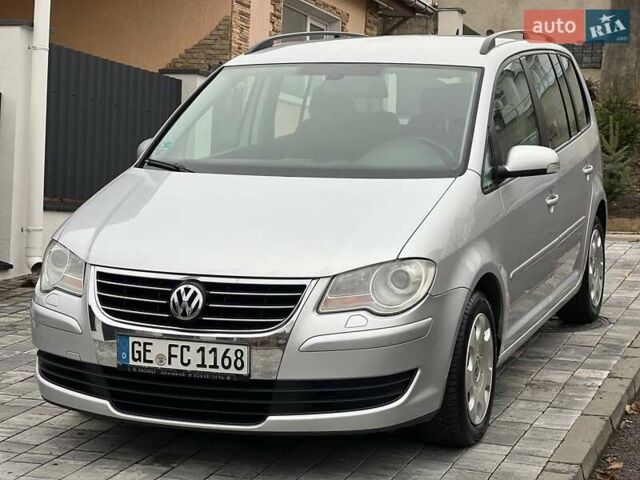 Серый Фольксваген Туран, объемом двигателя 1.6 л и пробегом 198 тыс. км за 8399 $, фото 16 на Automoto.ua