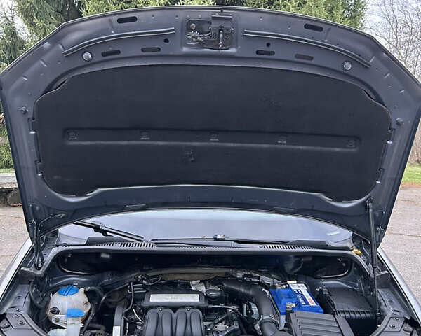 Серый Фольксваген Туран, объемом двигателя 1.6 л и пробегом 225 тыс. км за 8199 $, фото 26 на Automoto.ua