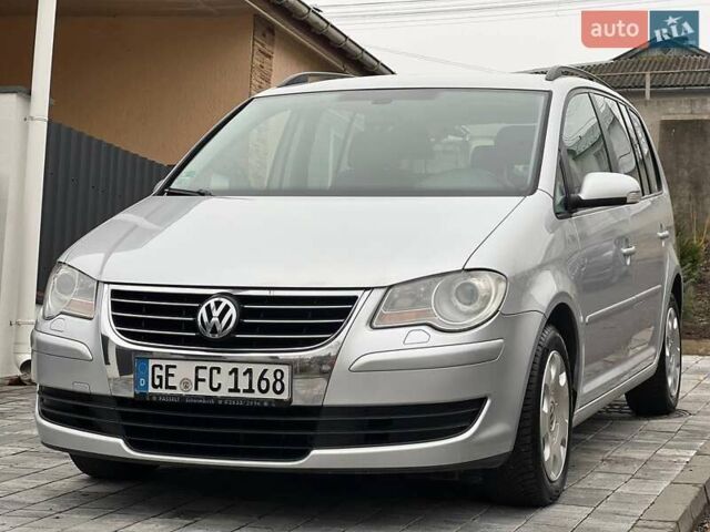 Серый Фольксваген Туран, объемом двигателя 1.6 л и пробегом 198 тыс. км за 8399 $, фото 23 на Automoto.ua