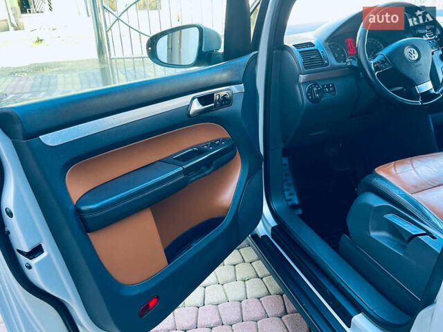 Сірий Фольксваген Туран, об'ємом двигуна 1.9 л та пробігом 200 тис. км за 8500 $, фото 28 на Automoto.ua