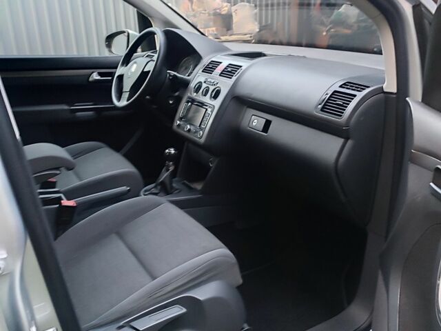 Серый Фольксваген Туран, объемом двигателя 1 л и пробегом 260 тыс. км за 7500 $, фото 5 на Automoto.ua