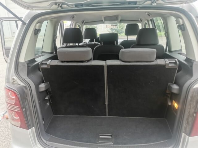 Серый Фольксваген Туран, объемом двигателя 1.6 л и пробегом 190 тыс. км за 5000 $, фото 21 на Automoto.ua