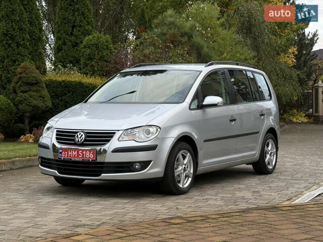 Серый Фольксваген Туран, объемом двигателя 1.6 л и пробегом 174 тыс. км за 7550 $, фото 9 на Automoto.ua