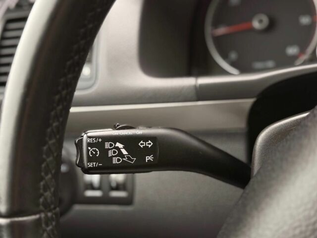 Серый Фольксваген Туран, объемом двигателя 2 л и пробегом 174 тыс. км за 5000 $, фото 19 на Automoto.ua