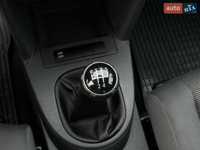 Серый Фольксваген Туран, объемом двигателя 1.6 л и пробегом 174 тыс. км за 7550 $, фото 56 на Automoto.ua