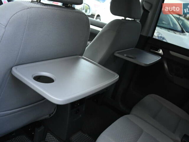 Сірий Фольксваген Туран, об'ємом двигуна 2 л та пробігом 190 тис. км за 9500 $, фото 37 на Automoto.ua