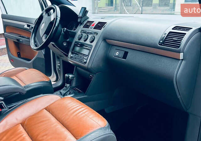 Сірий Фольксваген Туран, об'ємом двигуна 1.9 л та пробігом 200 тис. км за 8500 $, фото 17 на Automoto.ua