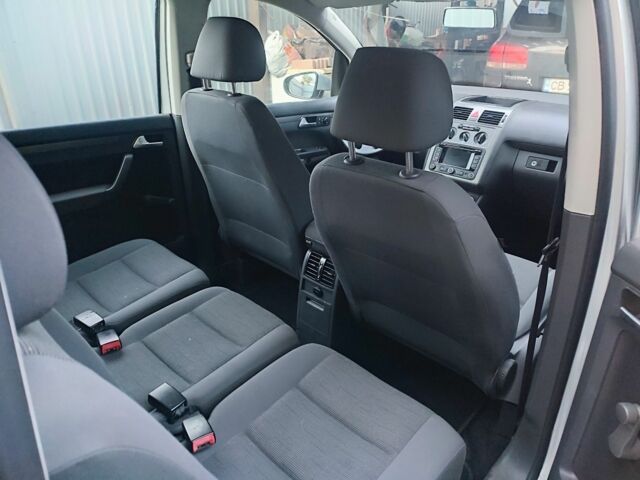 Серый Фольксваген Туран, объемом двигателя 1 л и пробегом 260 тыс. км за 7500 $, фото 6 на Automoto.ua