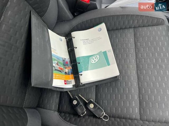 Серый Фольксваген Туран, объемом двигателя 1.6 л и пробегом 198 тыс. км за 8399 $, фото 72 на Automoto.ua