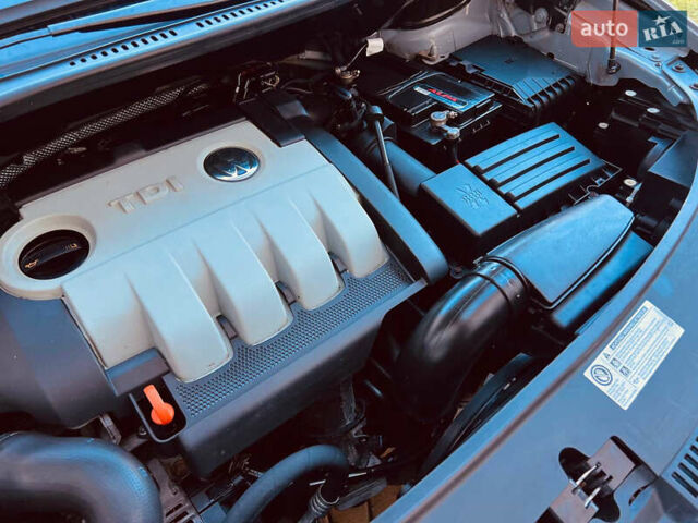 Сірий Фольксваген Туран, об'ємом двигуна 1.9 л та пробігом 200 тис. км за 8500 $, фото 38 на Automoto.ua