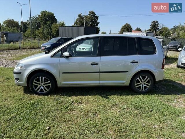 Серый Фольксваген Туран, объемом двигателя 1.6 л и пробегом 230 тыс. км за 7770 $, фото 3 на Automoto.ua