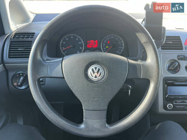 Серый Фольксваген Туран, объемом двигателя 1.4 л и пробегом 235 тыс. км за 7450 $, фото 15 на Automoto.ua
