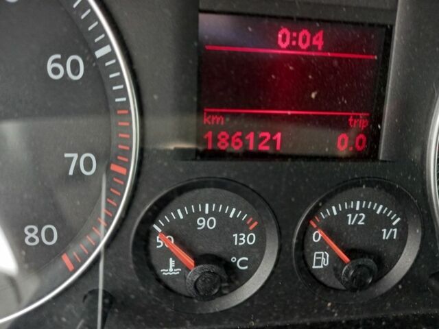 Серый Фольксваген Туран, объемом двигателя 1.4 л и пробегом 186 тыс. км за 2700 $, фото 1 на Automoto.ua