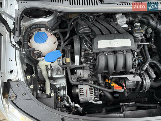 Серый Фольксваген Туран, объемом двигателя 1.6 л и пробегом 174 тыс. км за 7550 $, фото 64 на Automoto.ua