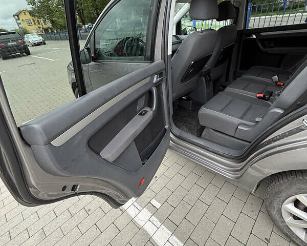 Серый Фольксваген Туран, объемом двигателя 1.39 л и пробегом 129 тыс. км за 10600 $, фото 27 на Automoto.ua