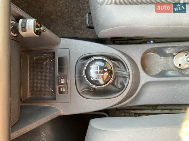 Серый Фольксваген Туран, объемом двигателя 1.6 л и пробегом 201 тыс. км за 8700 $, фото 26 на Automoto.ua