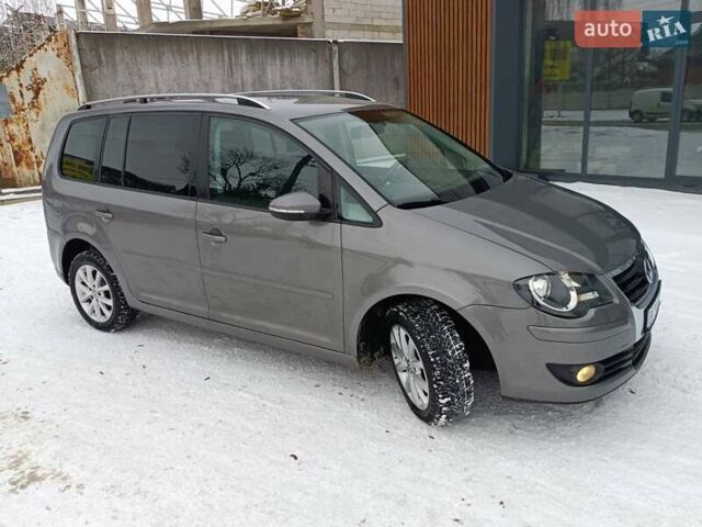 Сірий Фольксваген Туран, об'ємом двигуна 1.9 л та пробігом 241 тис. км за 8600 $, фото 1 на Automoto.ua