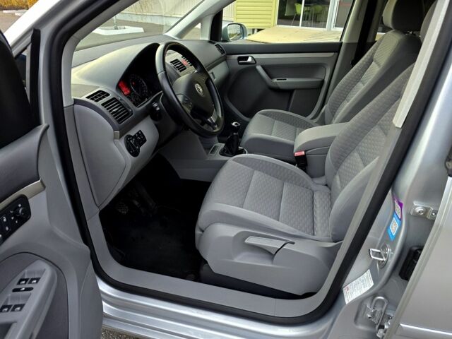 Сірий Фольксваген Туран, об'ємом двигуна 1.4 л та пробігом 190 тис. км за 6800 $, фото 17 на Automoto.ua